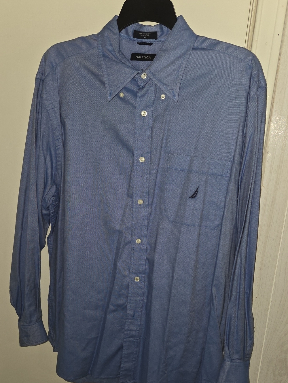 Nautica Men’s Light Blue Long-Sleeve Button-Down Shirt